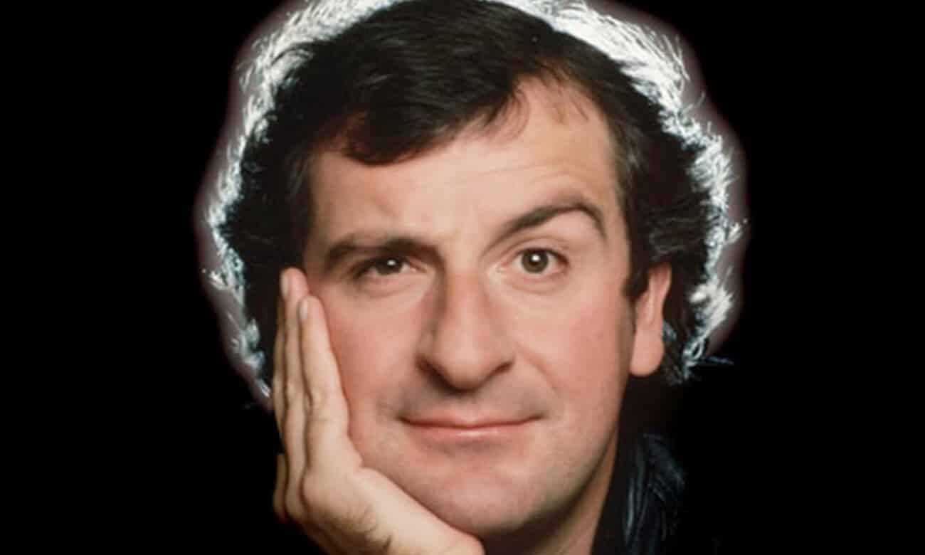 Douglas Adams inedito. Ci sono alcuni cambiamenti nella sceneggiatura della Guida  galattica per autostoppisti - Satisfiction